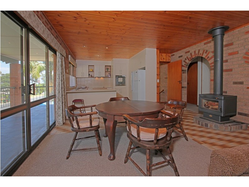62 Forest Parade, Tomakin NSW 2537