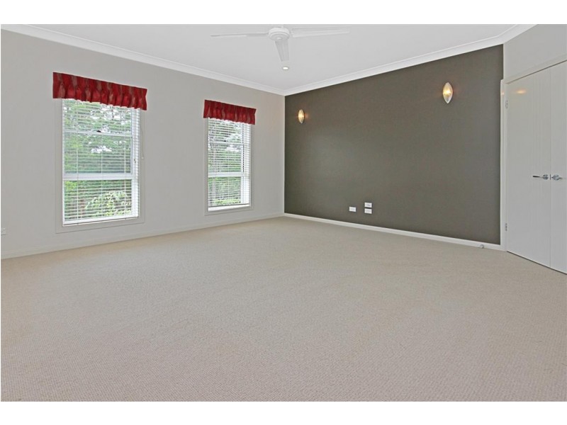 10 Oakwood Way, Catalina NSW 2536