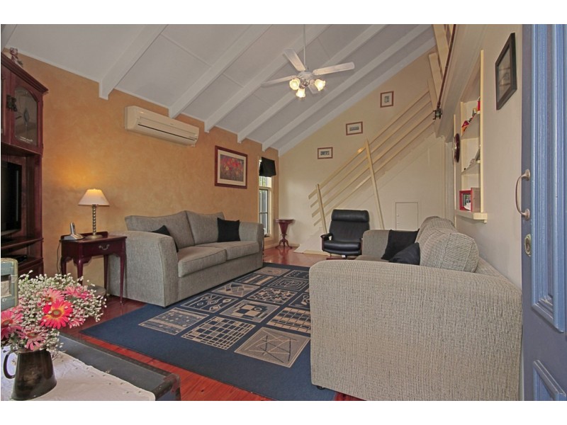 9 Timbara Crescent, Surfside NSW 2536