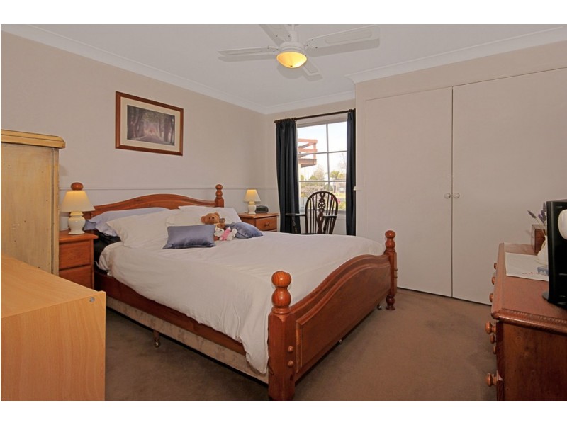 9 Timbara Crescent, Surfside NSW 2536