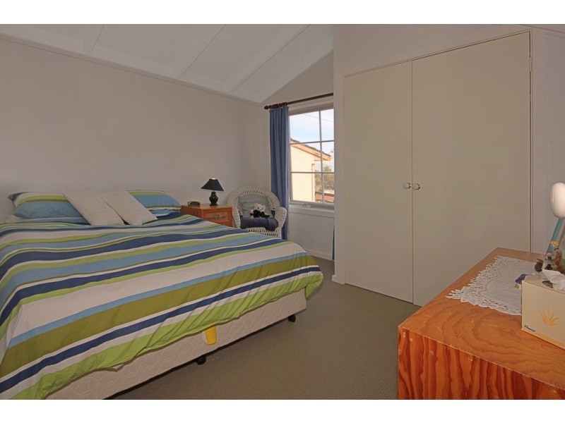 9 Timbara Crescent, Surfside NSW 2536