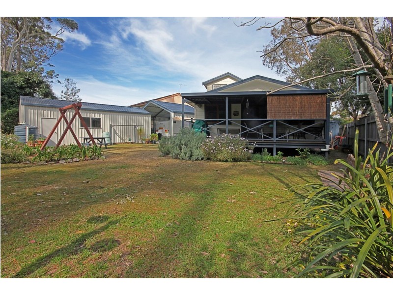 9 Timbara Crescent, Surfside NSW 2536