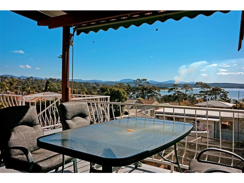 17 Wattle Crescent, Batehaven NSW 2536