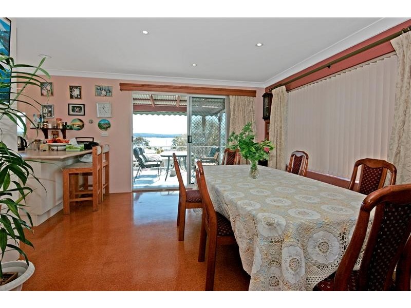 17 Wattle Crescent, Batehaven NSW 2536