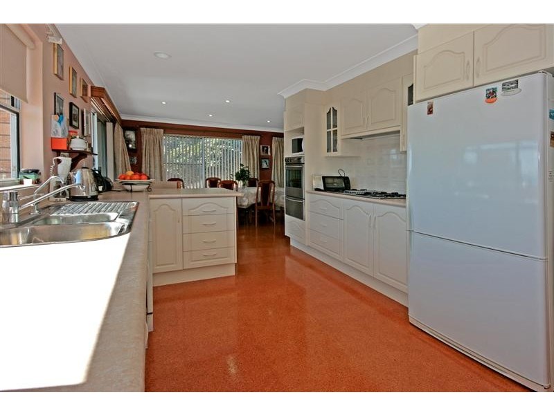 17 Wattle Crescent, Batehaven NSW 2536