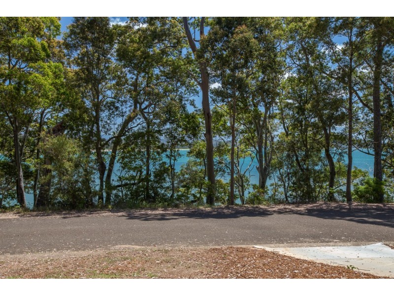 12 Observation Avenue, Batehaven NSW 2536