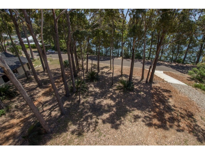 12 Observation Avenue, Batehaven NSW 2536