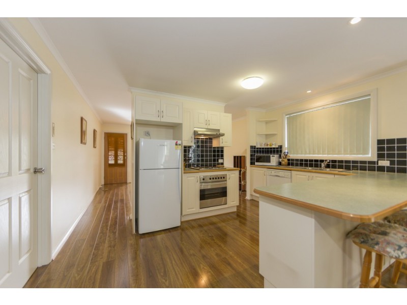 2/27 Explorers Way, Surf Beach NSW 2536