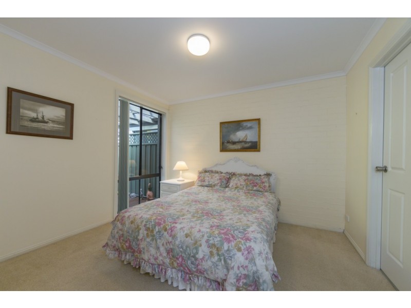 2/27 Explorers Way, Surf Beach NSW 2536