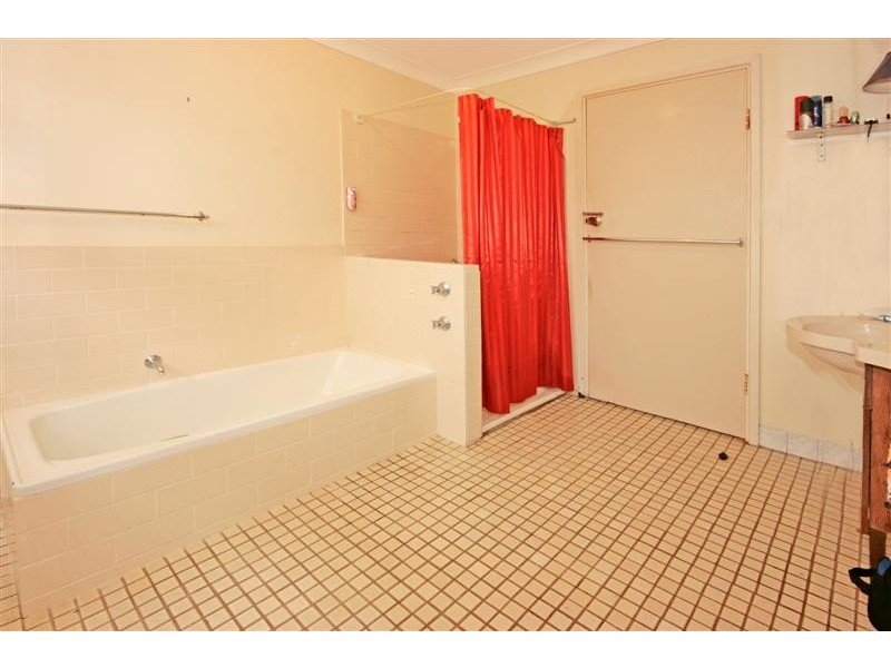 160 Annetts Parade, Mossy Point NSW 2537