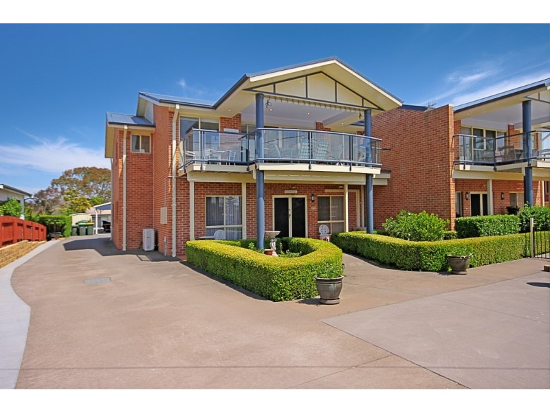 8B Ocean Road, Batehaven NSW 2536