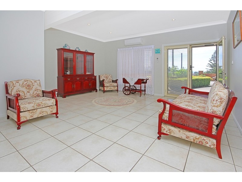 8B Ocean Road, Batehaven NSW 2536