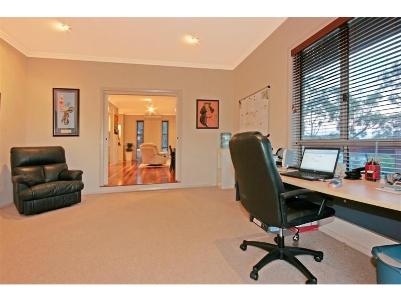 18 Bowerbird Pl, Malua Bay NSW 2536