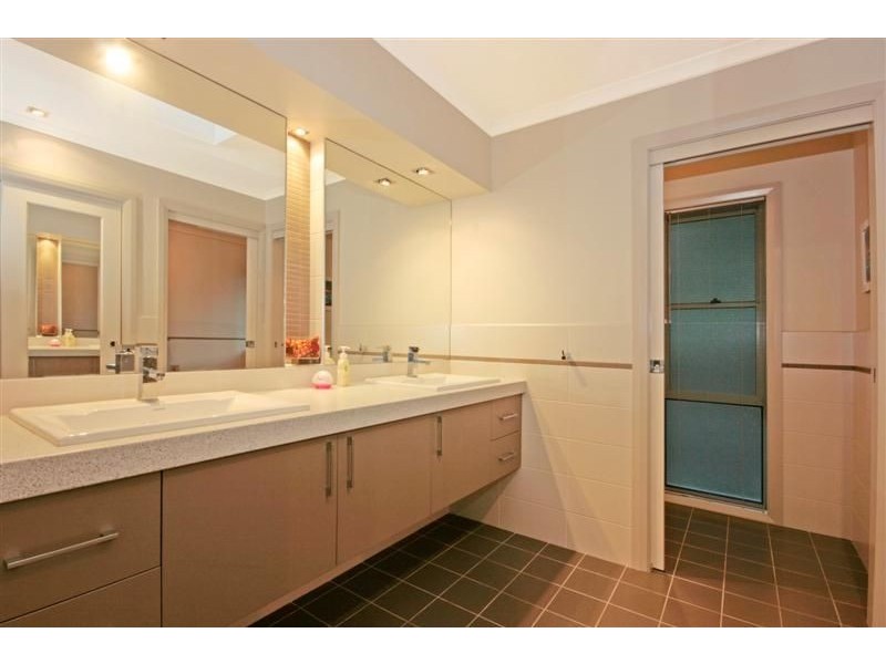 18 Bowerbird Pl, Malua Bay NSW 2536