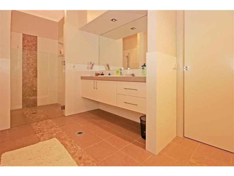 18 Bowerbird Pl, Malua Bay NSW 2536