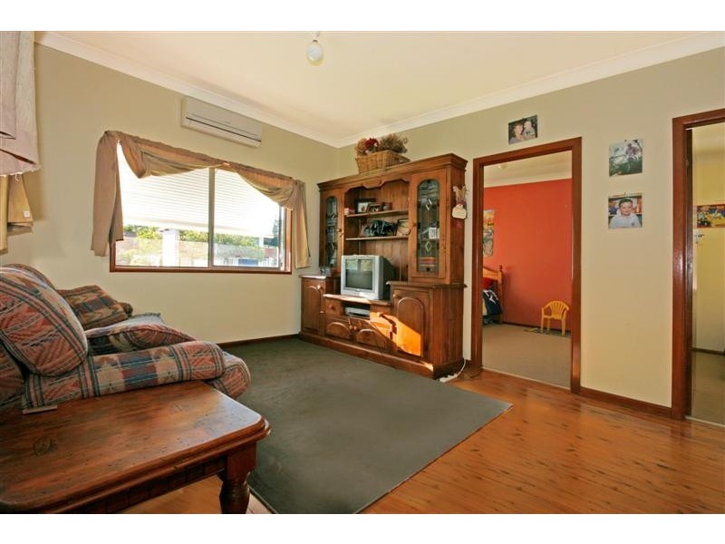 22 Wallaringa Street, Surfside NSW 2536