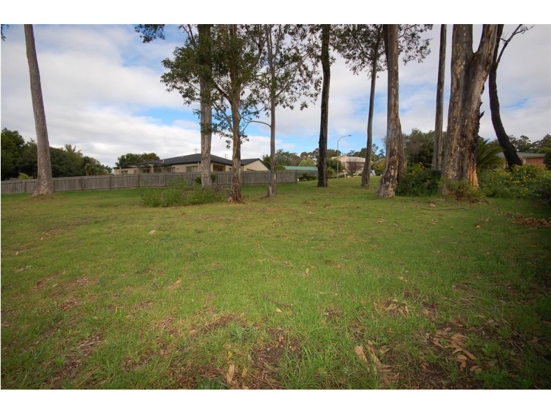 5 Giles Place, Sunshine Bay NSW 2536