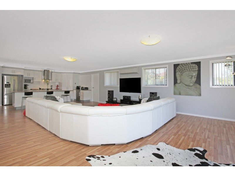 4 Courtenay Crescent, Long Beach NSW 2536