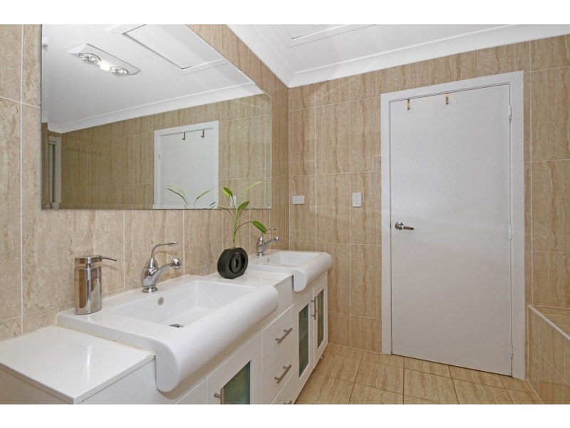 4 Courtenay Crescent, Long Beach NSW 2536