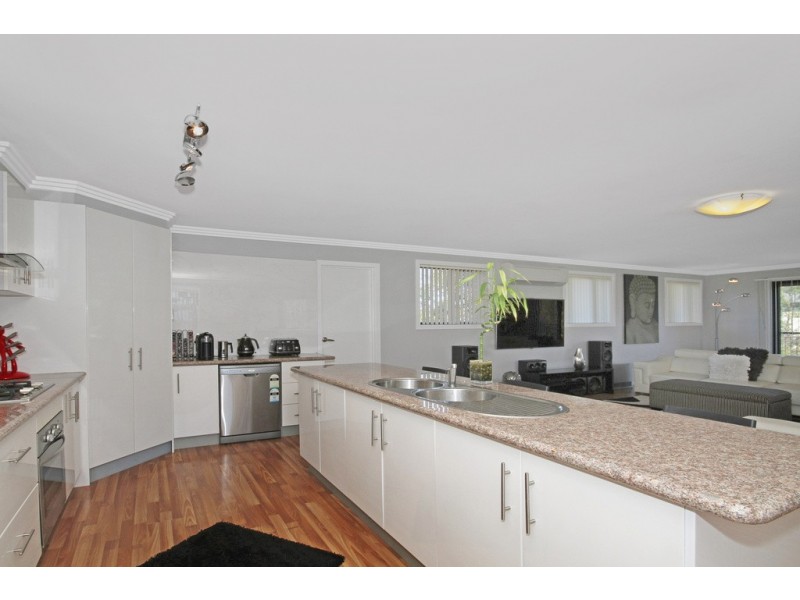 4 Courtenay Crescent, Long Beach NSW 2536