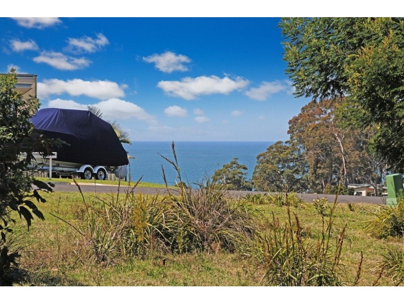 4 Courtenay Crescent, Long Beach NSW 2536