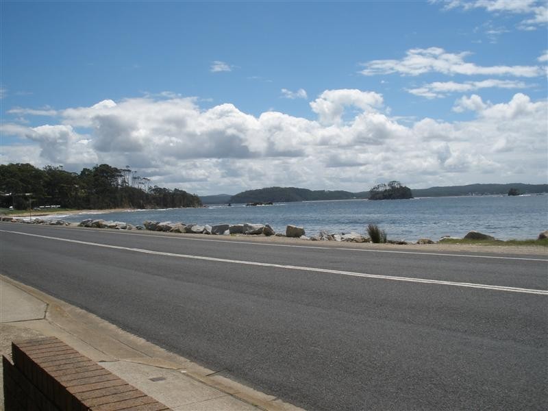390 Beach Road, Batehaven NSW 2536