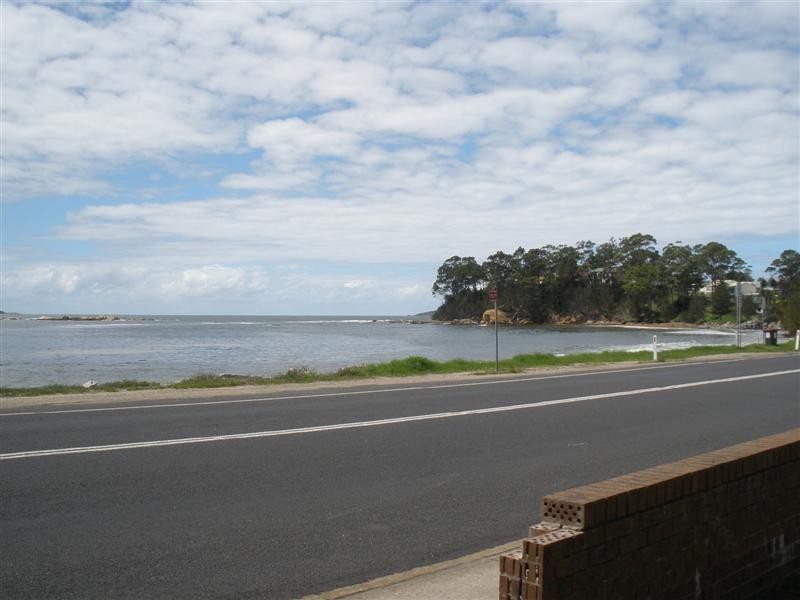 390 Beach Road, Batehaven NSW 2536