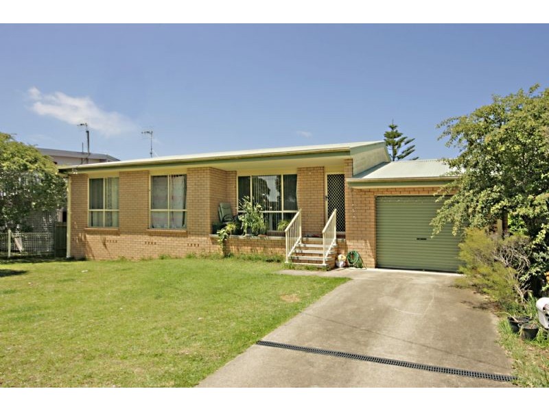 24 Avalon Street, Batemans Bay NSW 2536