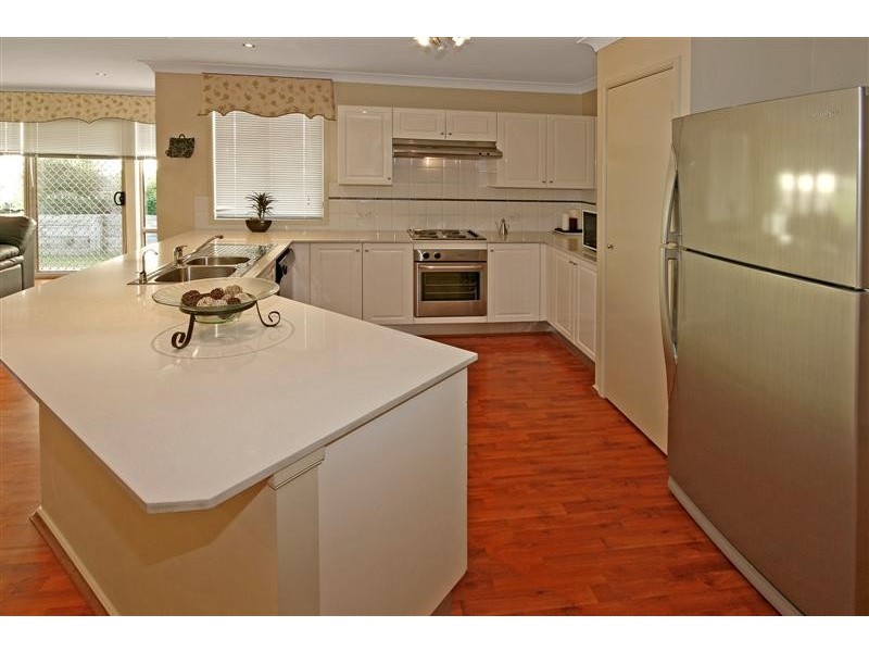 3 Stuart Place, Sunshine Bay NSW 2536