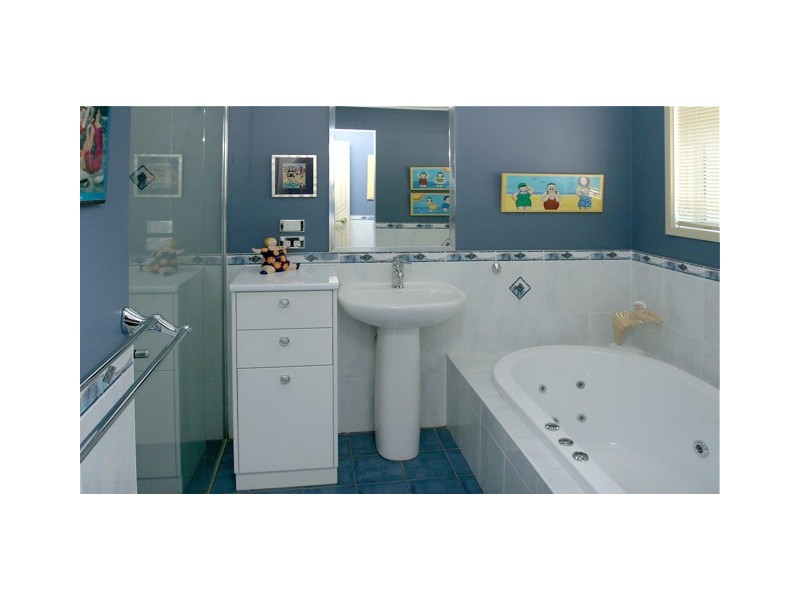 11A Sanctuary Place, Catalina NSW 2536