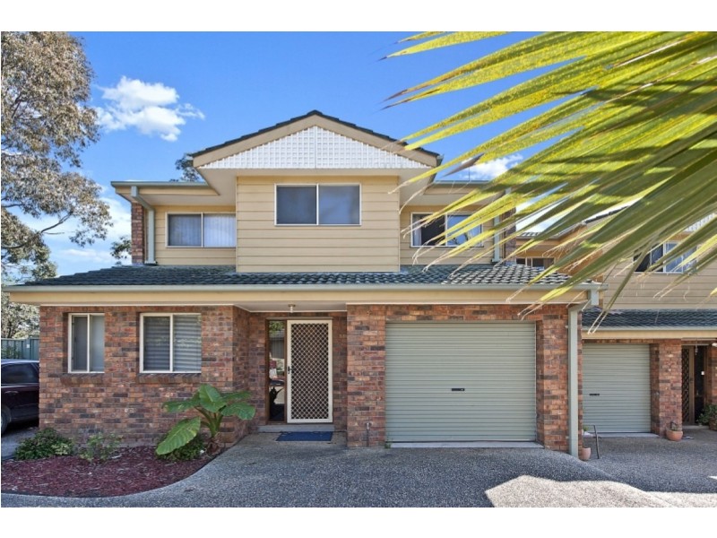 1/4 Lisa Place, Sunshine Bay NSW 2536