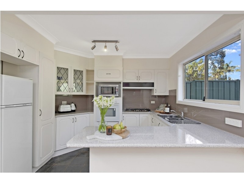 1/4 Lisa Place, Sunshine Bay NSW 2536