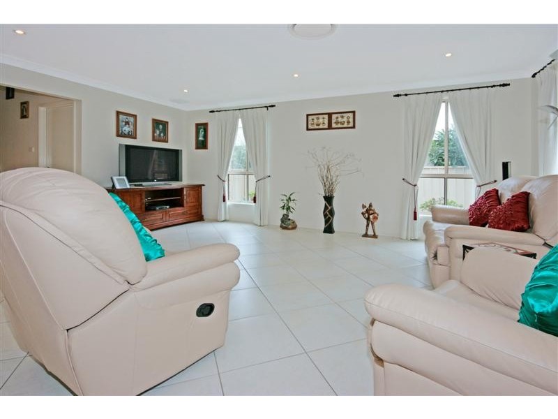 7 Gibson Place, Batehaven NSW 2536
