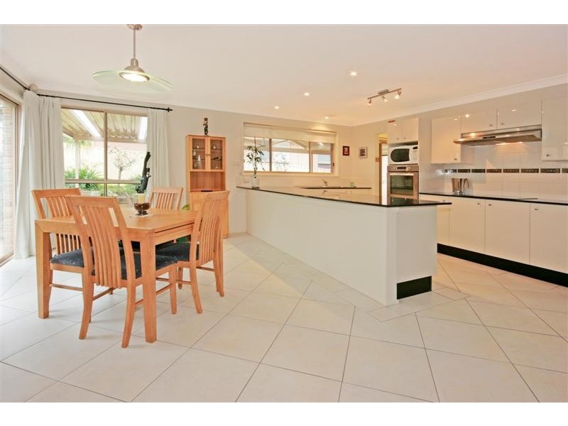 7 Gibson Place, Batehaven NSW 2536