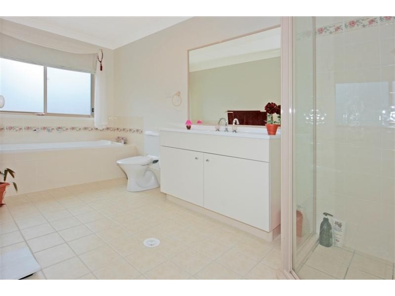 7 Gibson Place, Batehaven NSW 2536