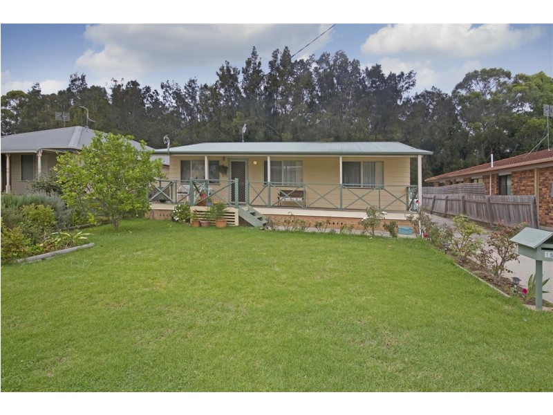 15 Matthew Parade, Batehaven NSW 2536