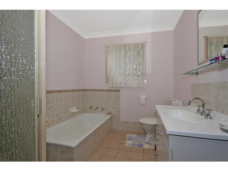 15 Matthew Parade, Batehaven NSW 2536