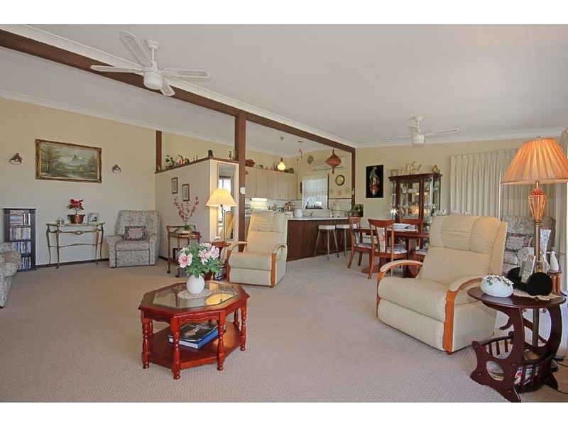 568 Beach Rd, Denhams Beach NSW 2536