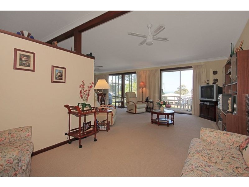 568 Beach Rd, Denhams Beach NSW 2536