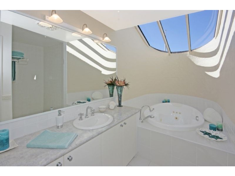 25 Parker Ave, Surf Beach NSW 2536