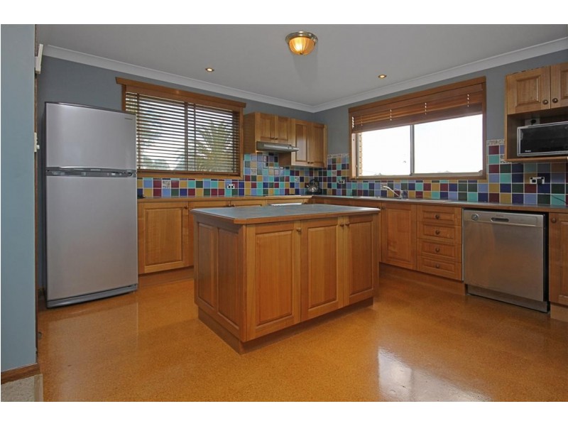 1 Ocean Road, Batehaven NSW 2536