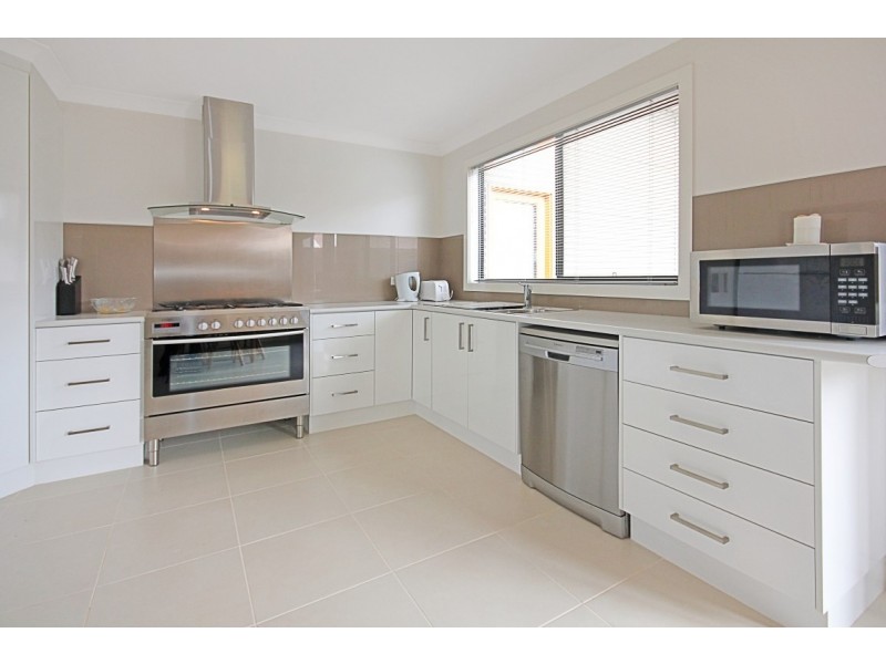 68 Hume Road, Sunshine Bay NSW 2536