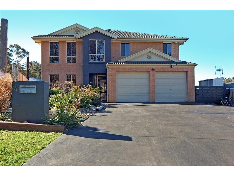 4 Hartog Place, Sunshine Bay NSW 2536