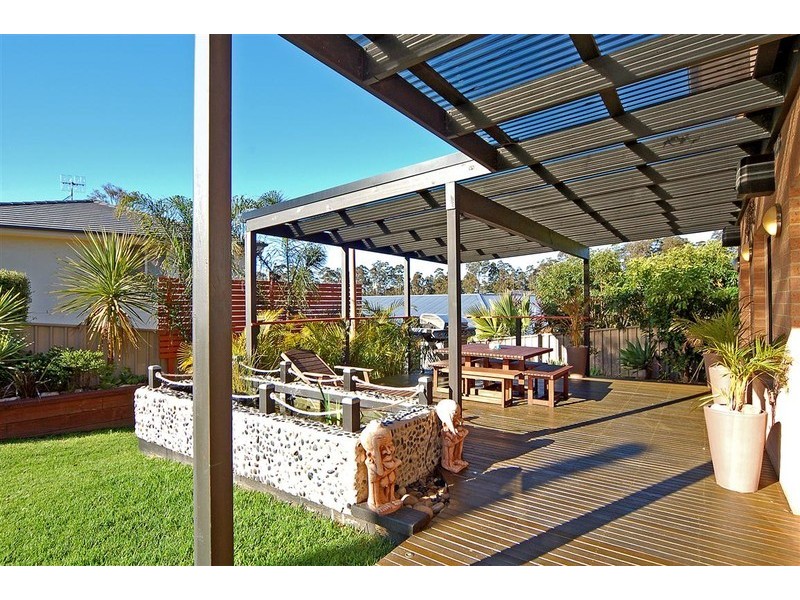 4 Hartog Place, Sunshine Bay NSW 2536