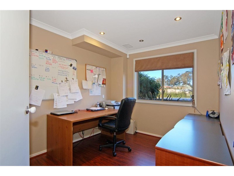 4 Hartog Place, Sunshine Bay NSW 2536