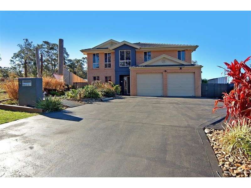 4 Hartog Place, Sunshine Bay NSW 2536