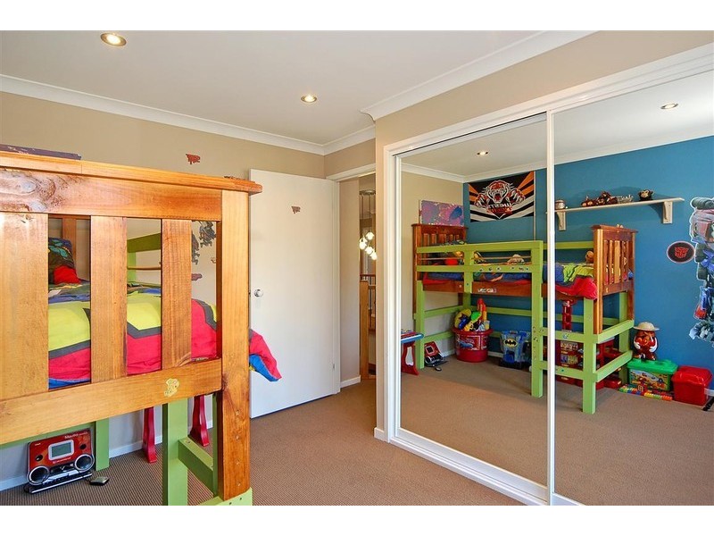 4 Hartog Place, Sunshine Bay NSW 2536