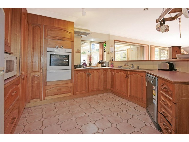 28 Candlagan Drive, Broulee NSW 2537