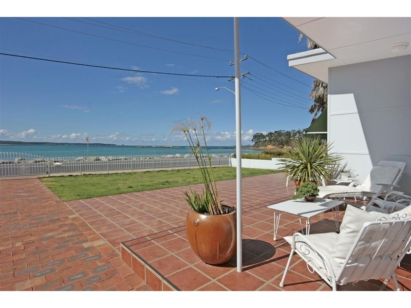 382 Beach Rd, Batehaven NSW 2536