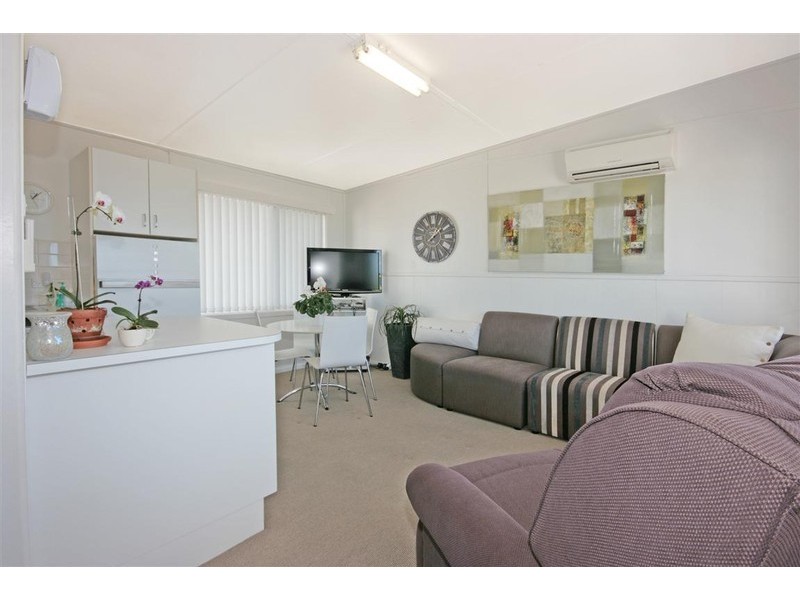 382 Beach Rd, Batehaven NSW 2536